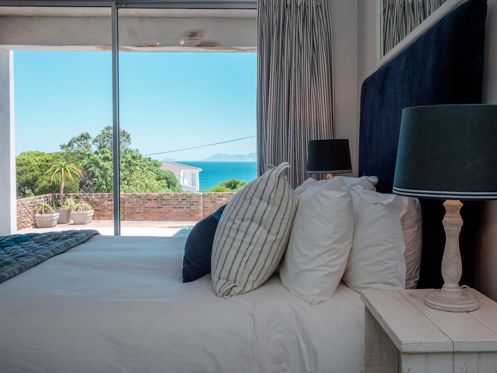 Room 7 — Bed