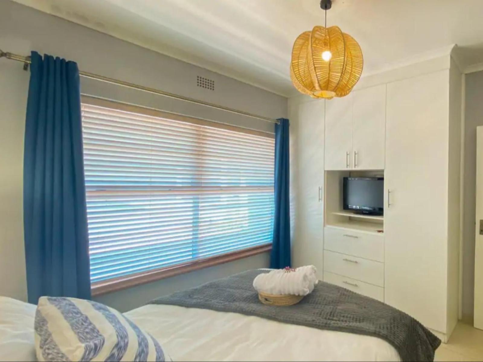 Room 1 — Photo of the whole room