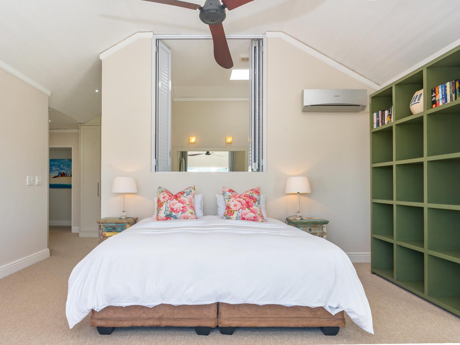 Room 1 — Photo of the whole room