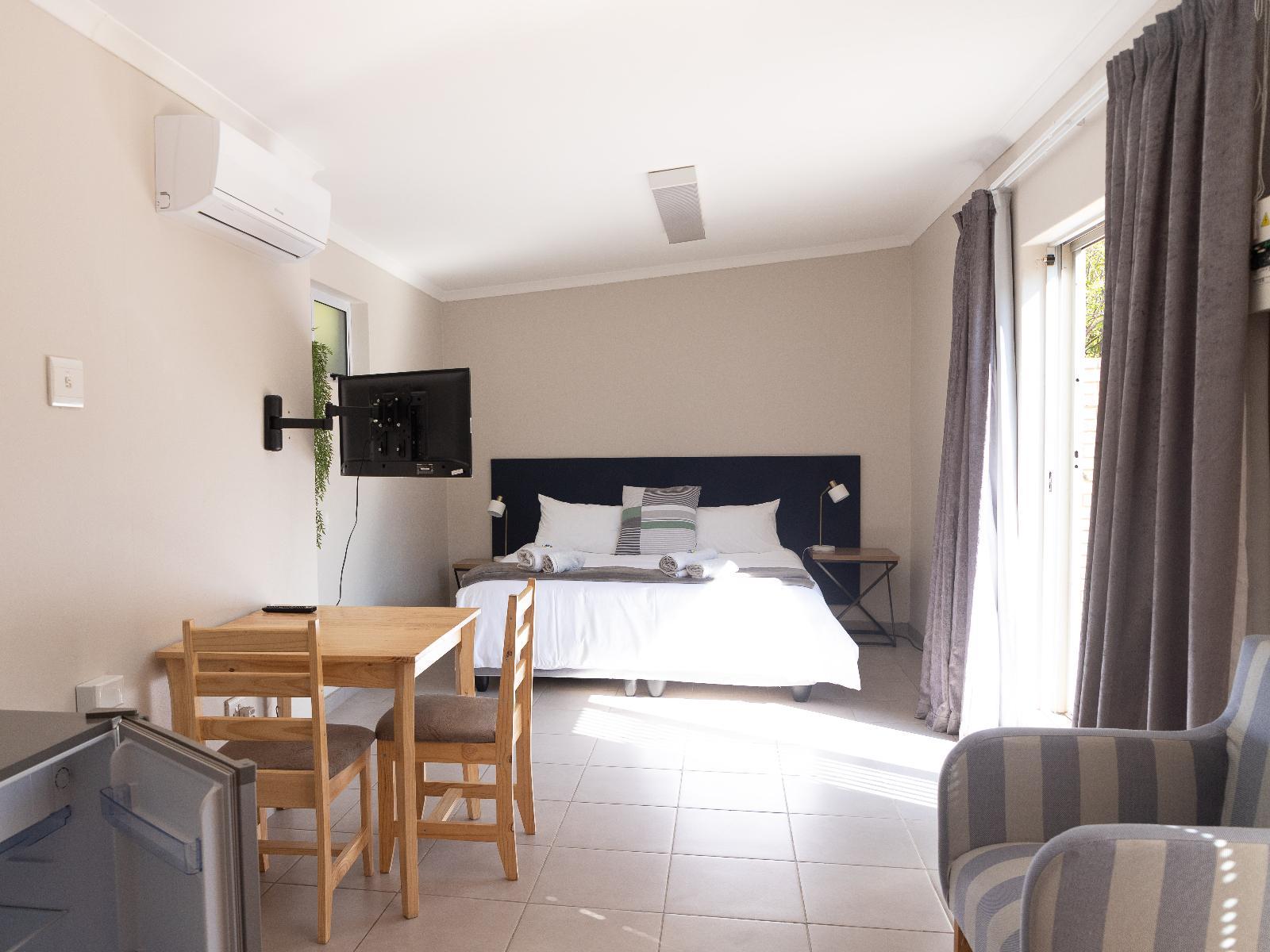 Room 1 — Photo of the whole room