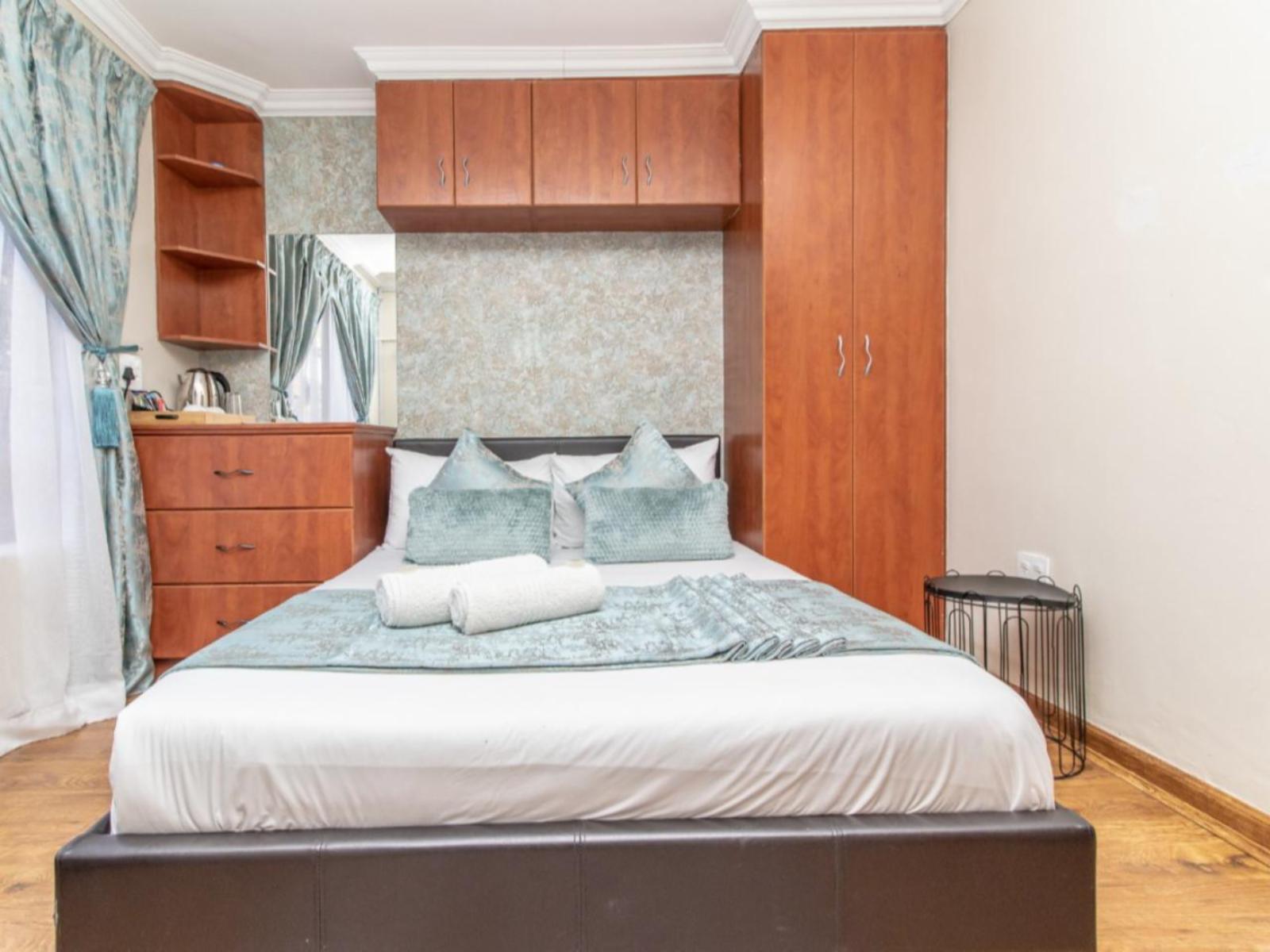 Room 5 — Bed