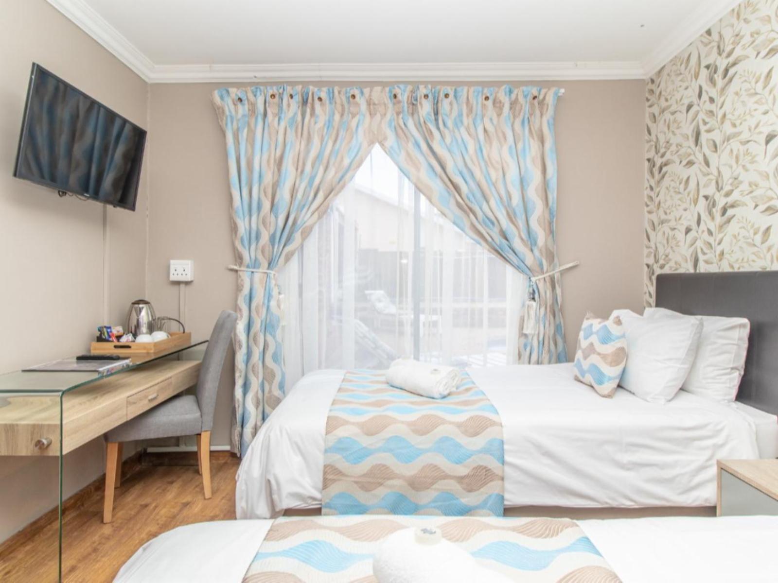 Room 1 — Photo of the whole room