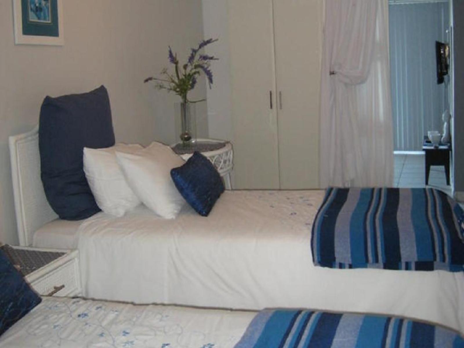 Room 2 — Photo of the whole room