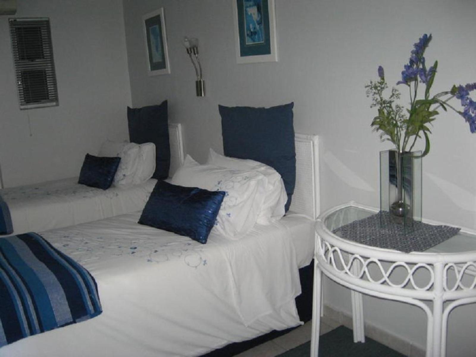 Room 2 — Photo of the whole room