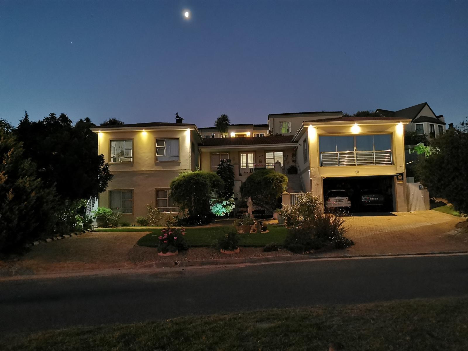 Flamingo Close
