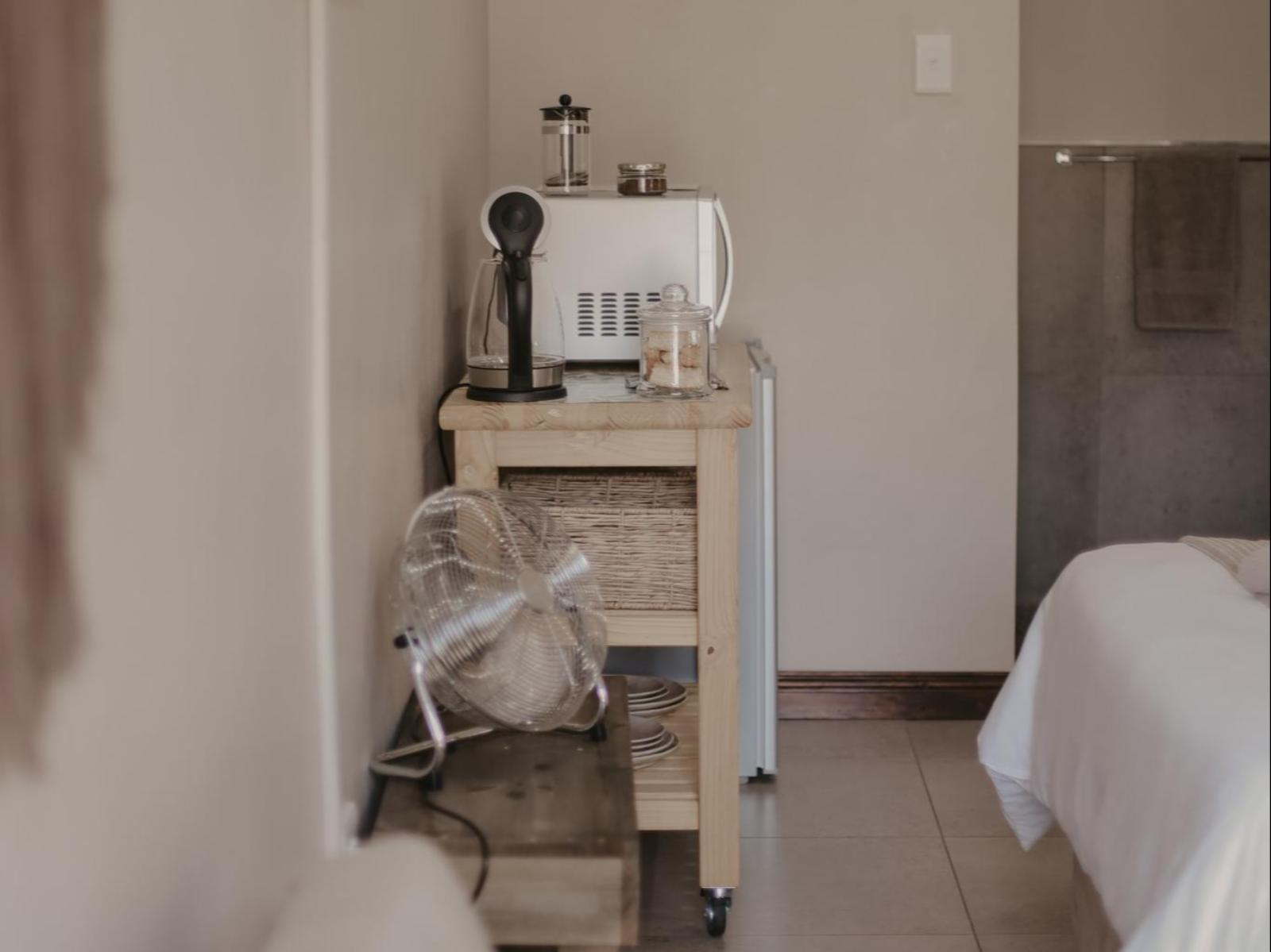 Room 1 — Kitchenette