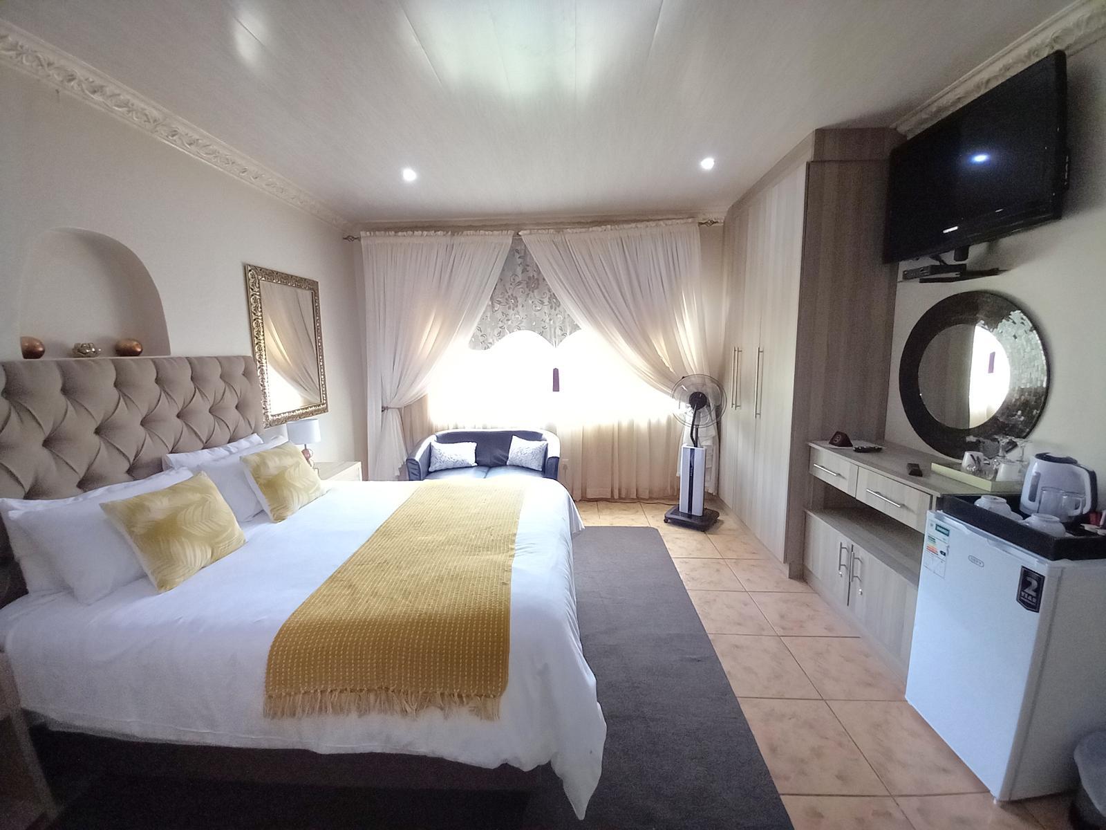 Room 2 — Photo of the whole room