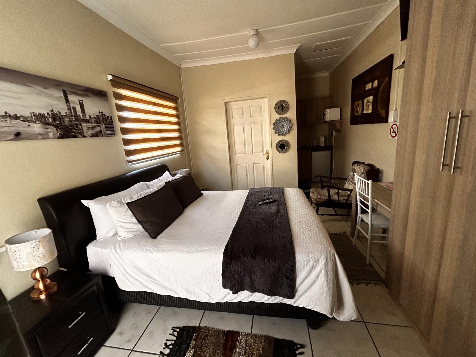 Room 1 — Photo of the whole room