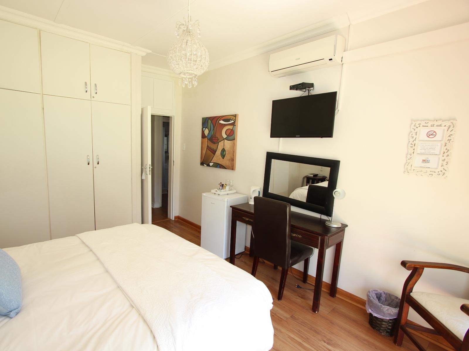 Room 1 — TV and multimedia