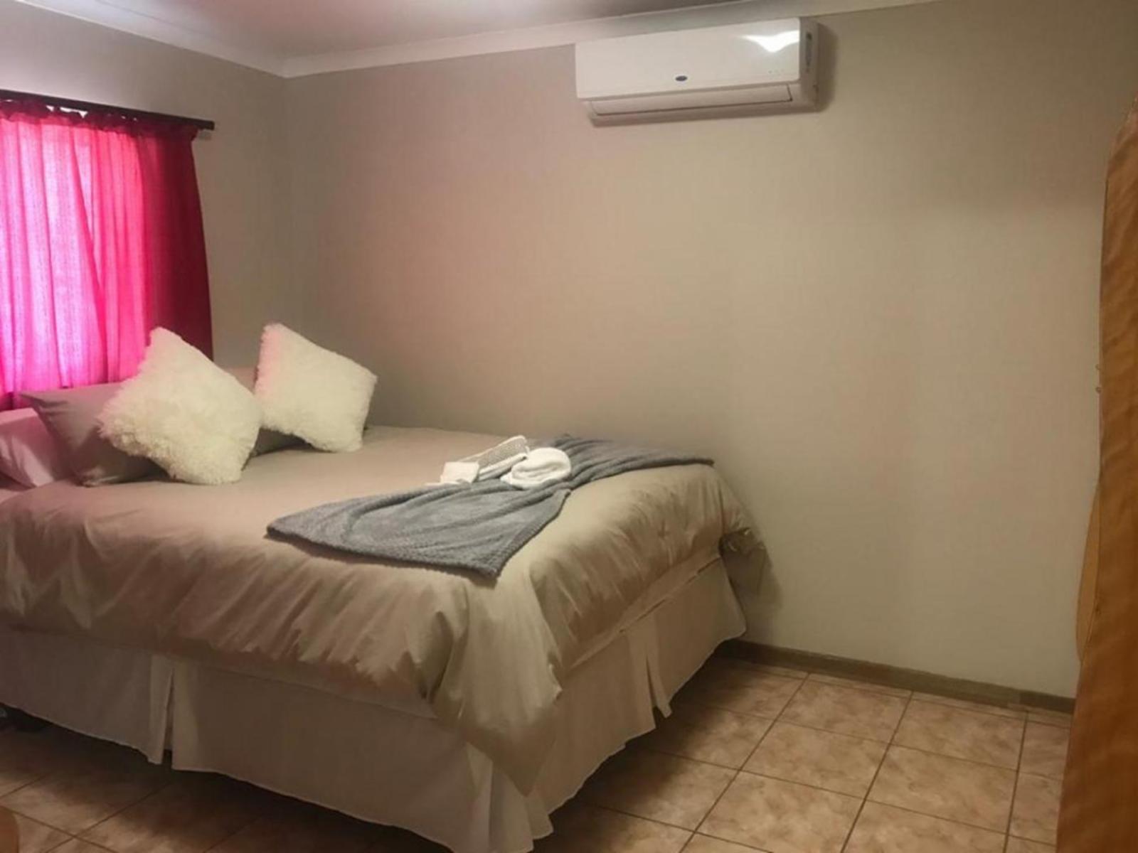 Room 1 — Photo of the whole room