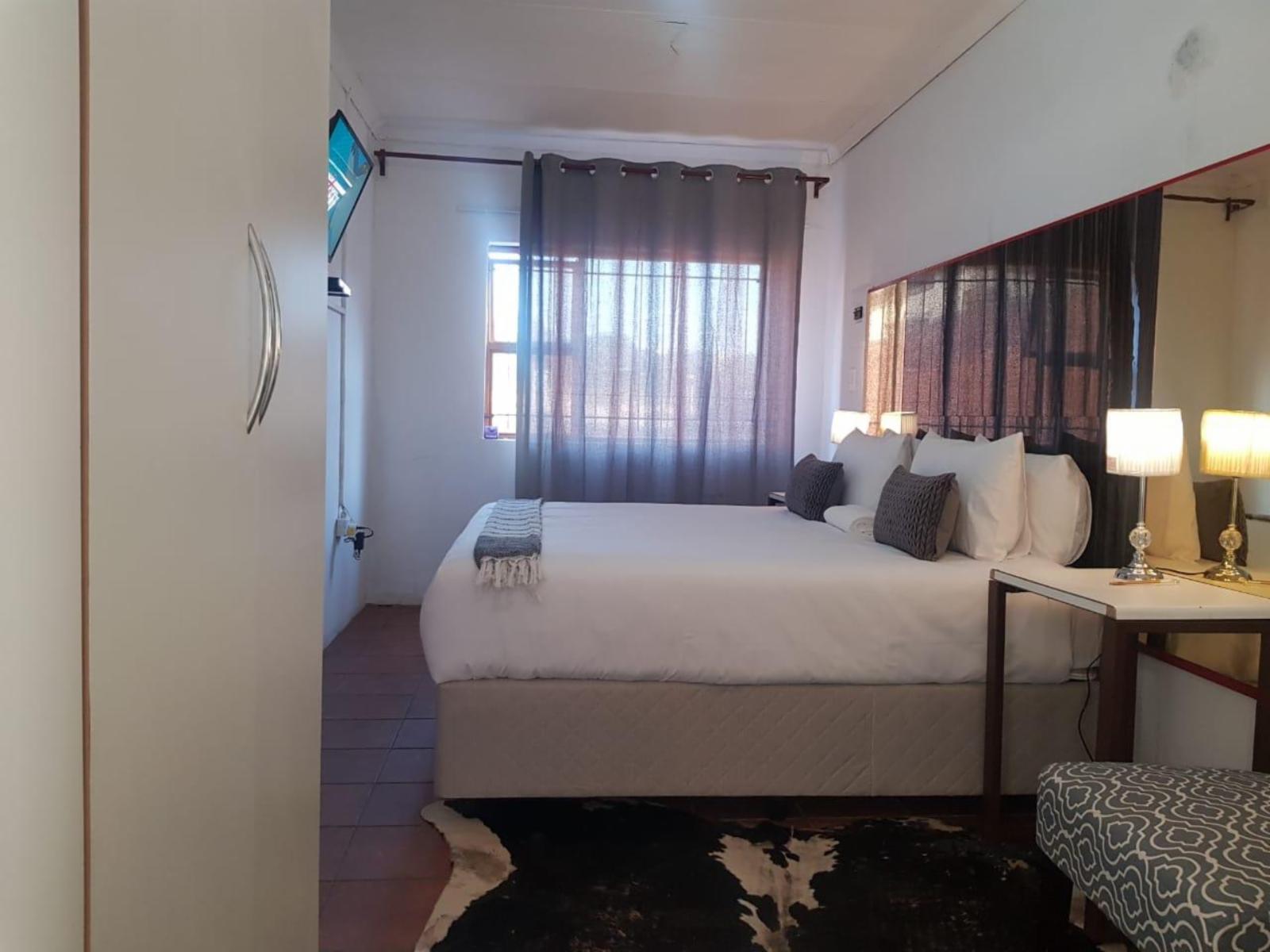 Room 2 — Photo of the whole room