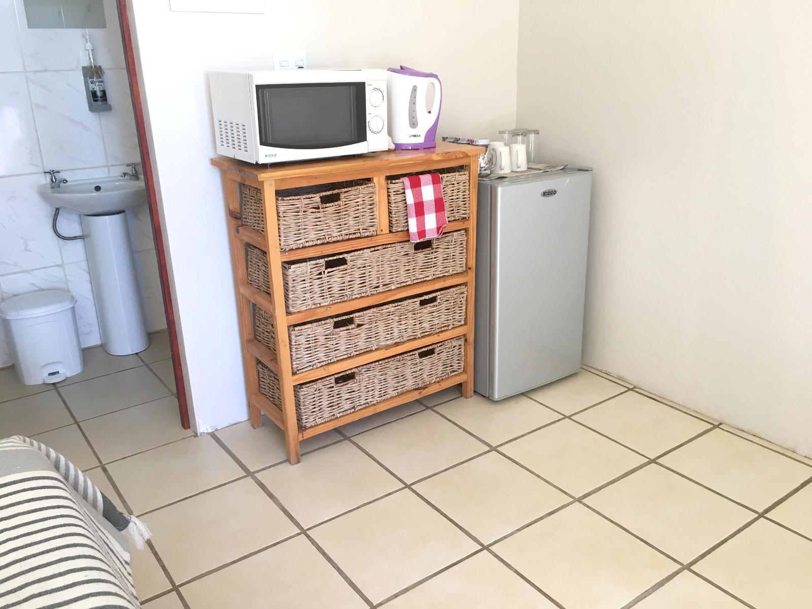 Room 2 — Coffee/tea facilities