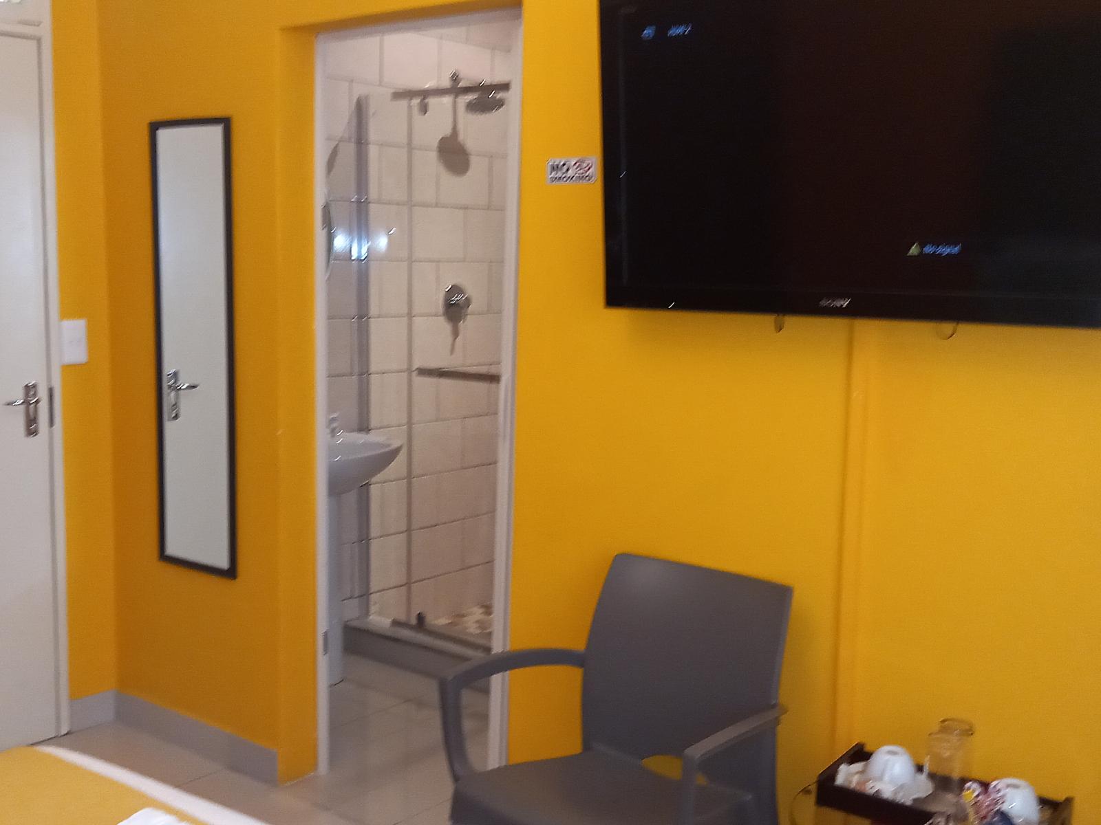 Room 2 — Photo of the whole room