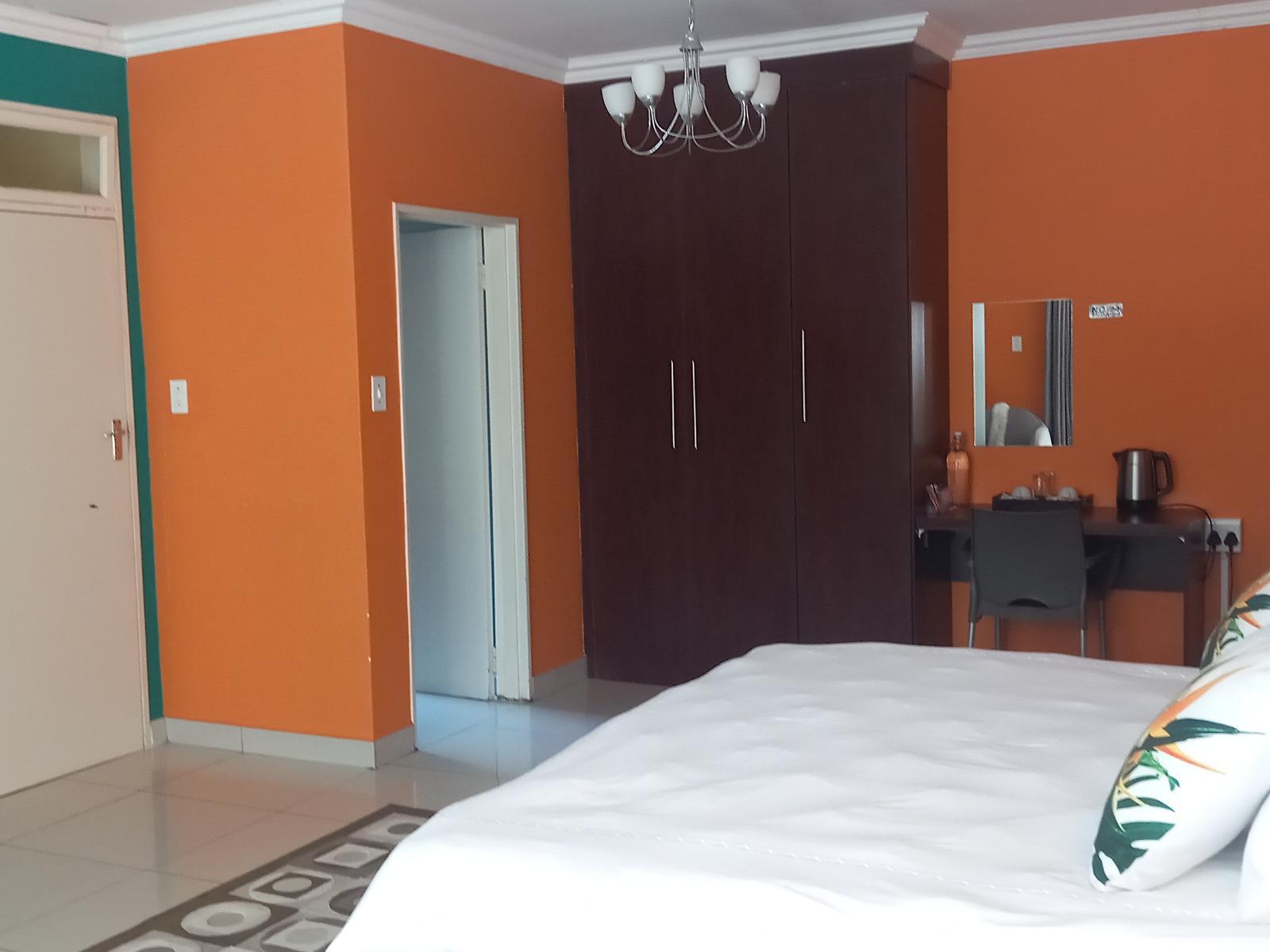 Room 1 — Photo of the whole room