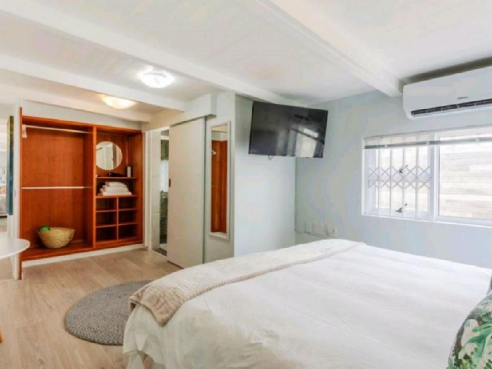 Room 1 — Photo of the whole room