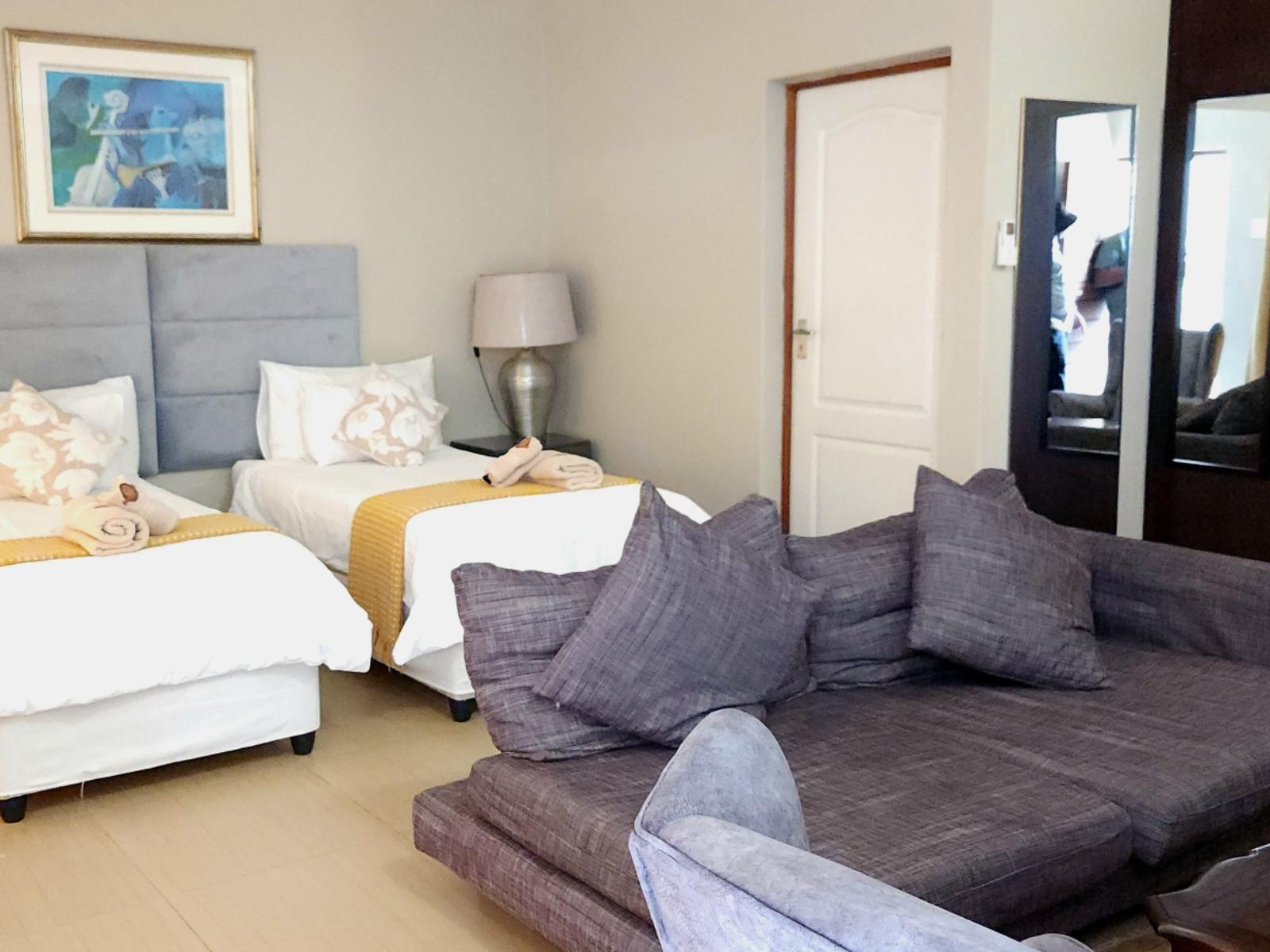 Room 1 — Photo of the whole room