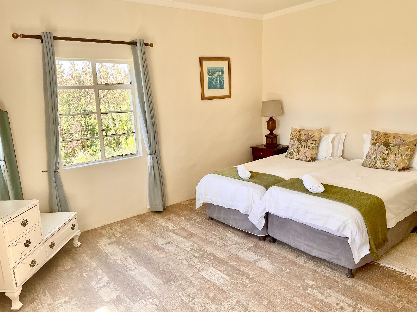 Room 1 — Photo of the whole room