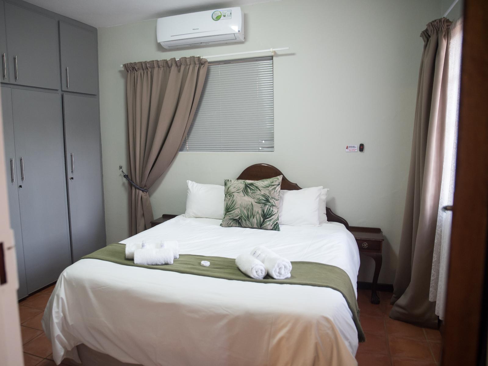 Room 2 — Photo of the whole room