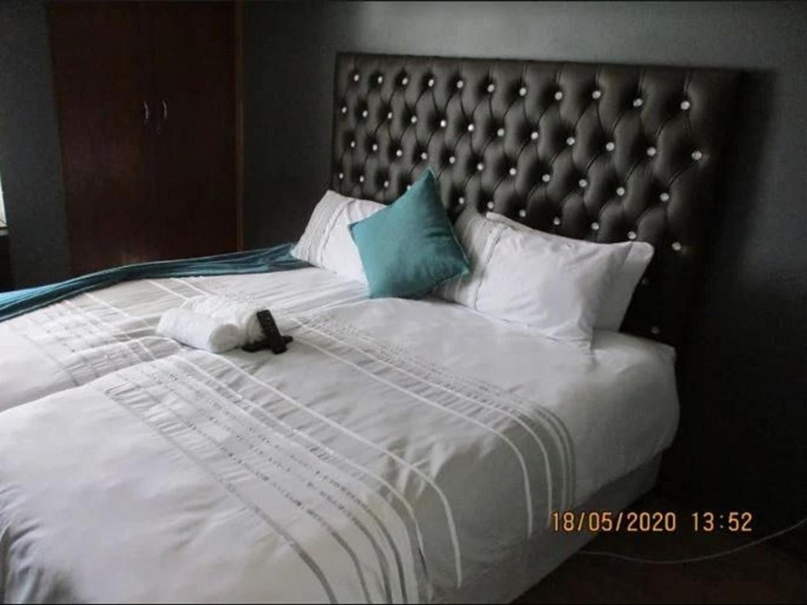 Room 1 — Photo of the whole room
