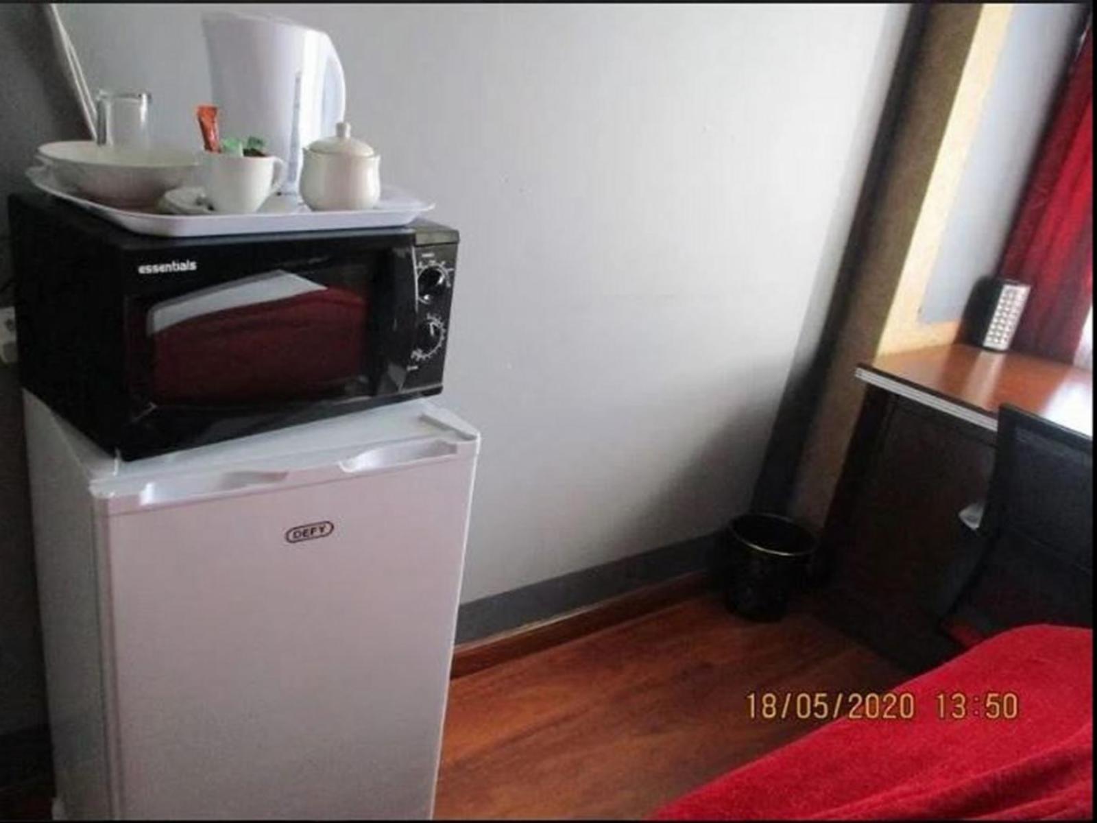 Room 1 — Coffee/tea facilities