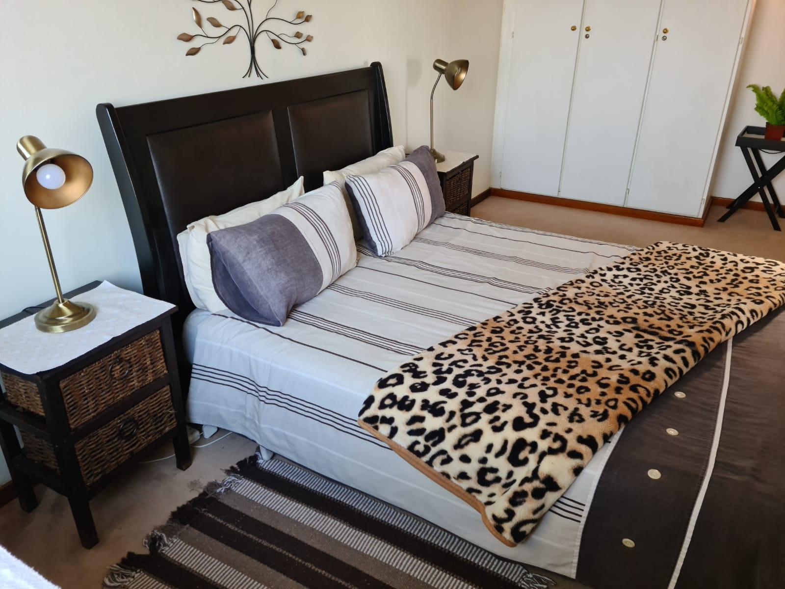 Room 2 — Photo of the whole room