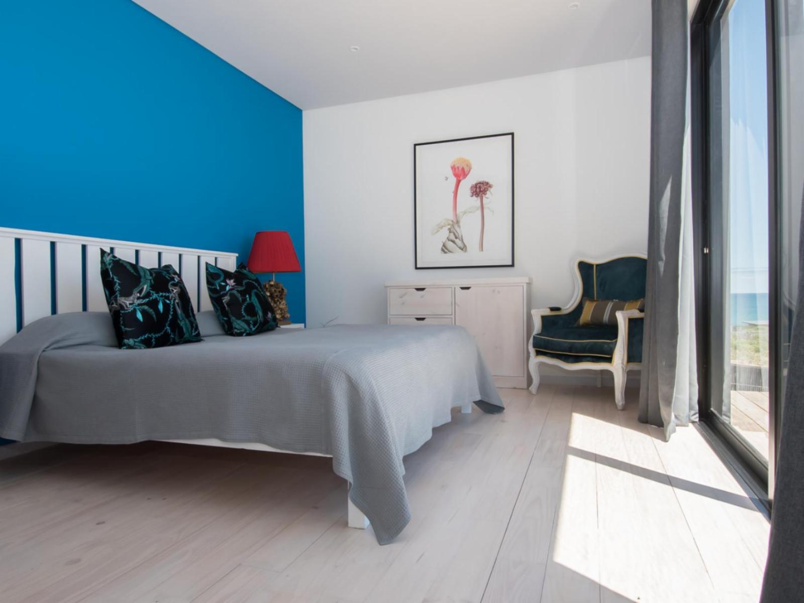 Room 1 — Photo of the whole room