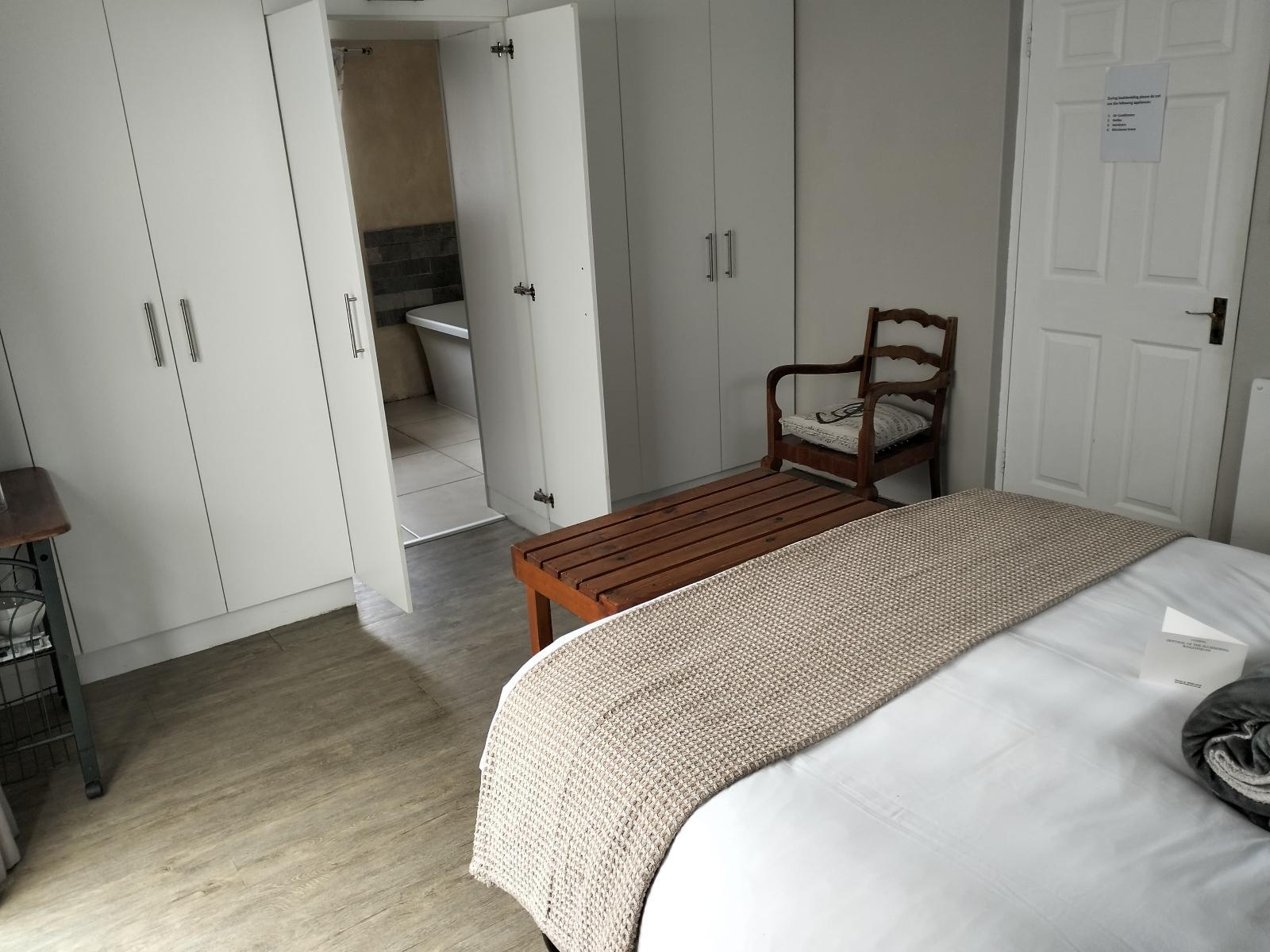 Room 1 — Photo of the whole room