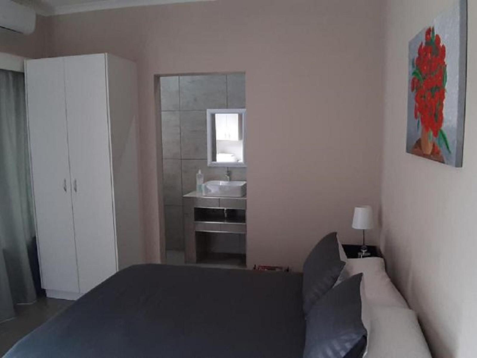 Room 2 — Photo of the whole room