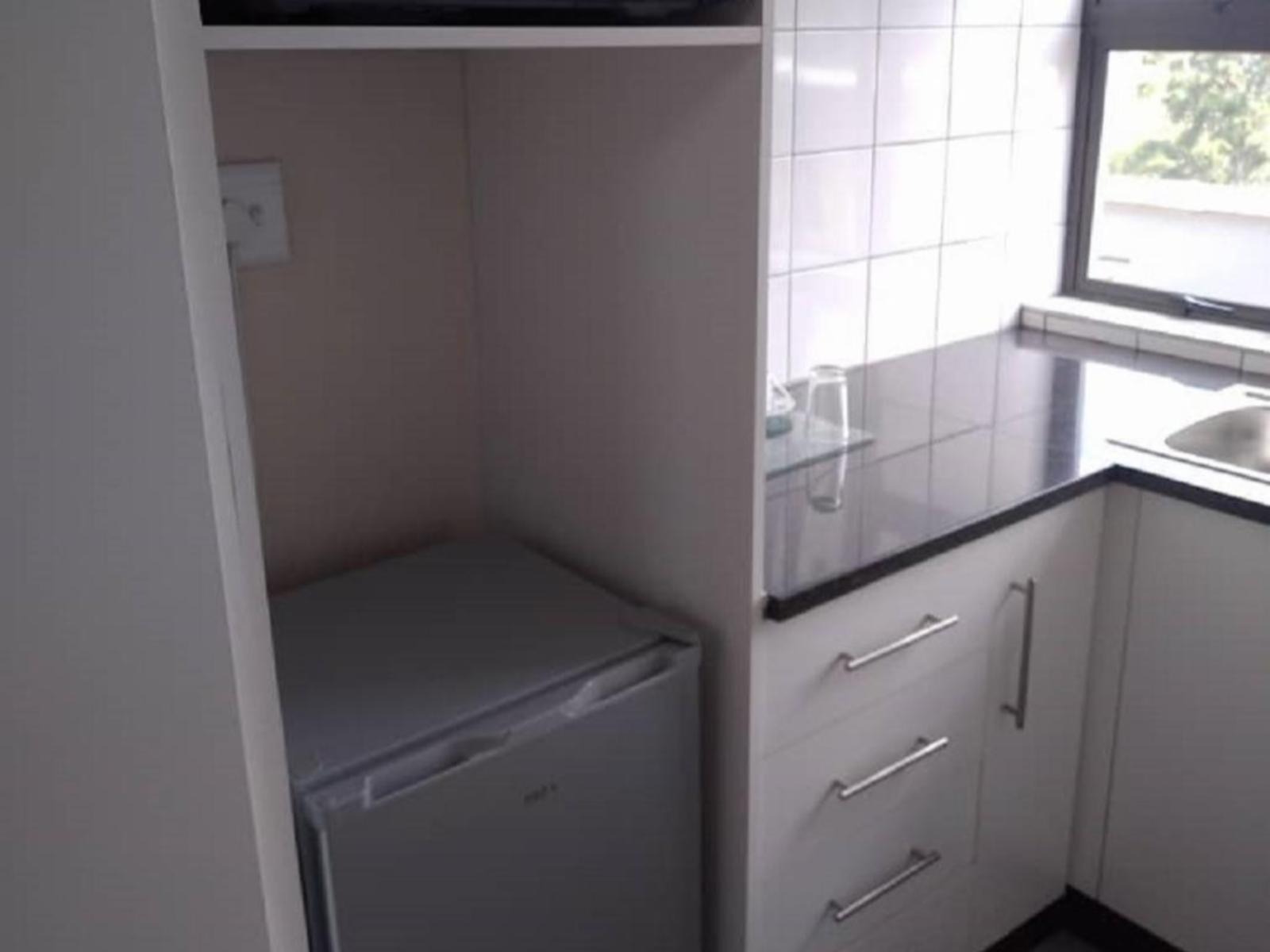 Room 1 — Kitchenette