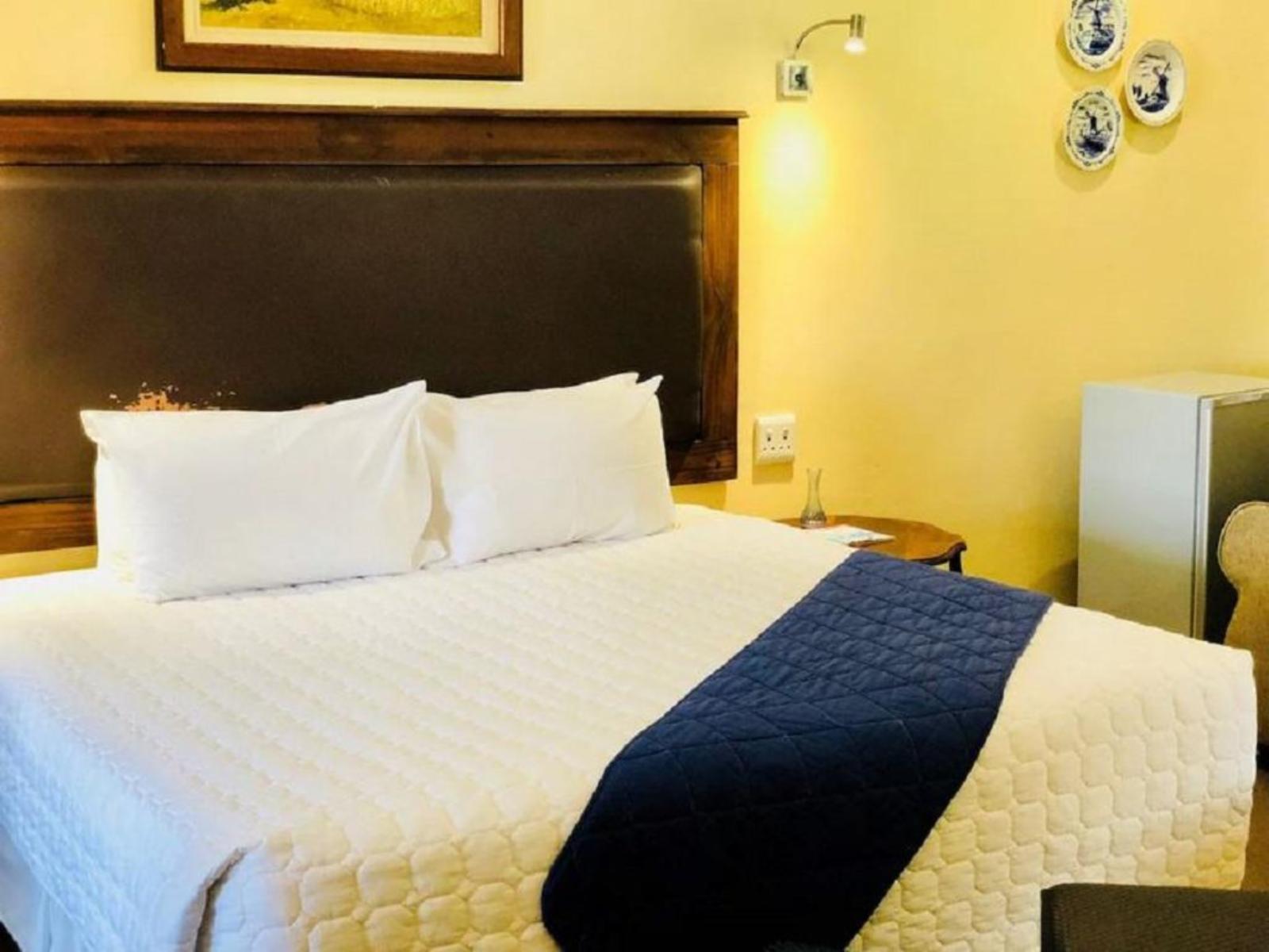 Room 2 — Photo of the whole room