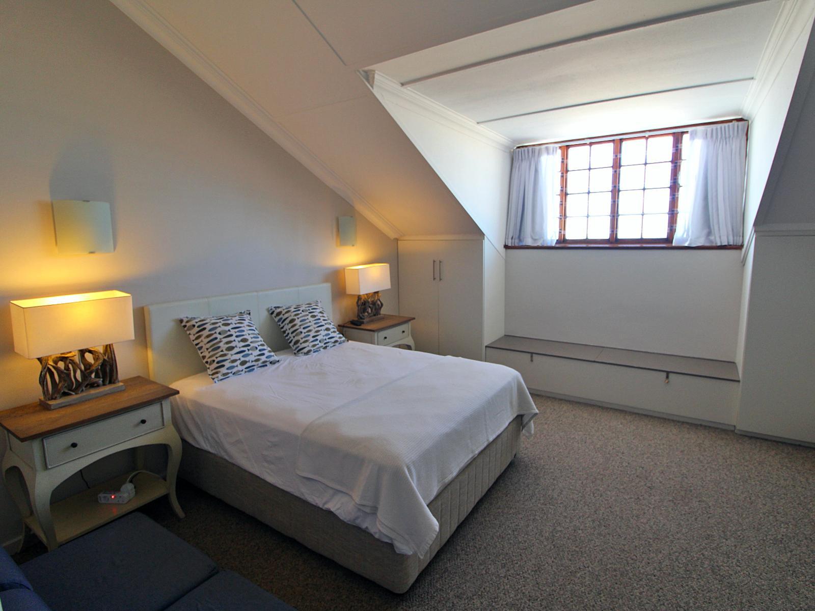 Room 1 — Photo of the whole room