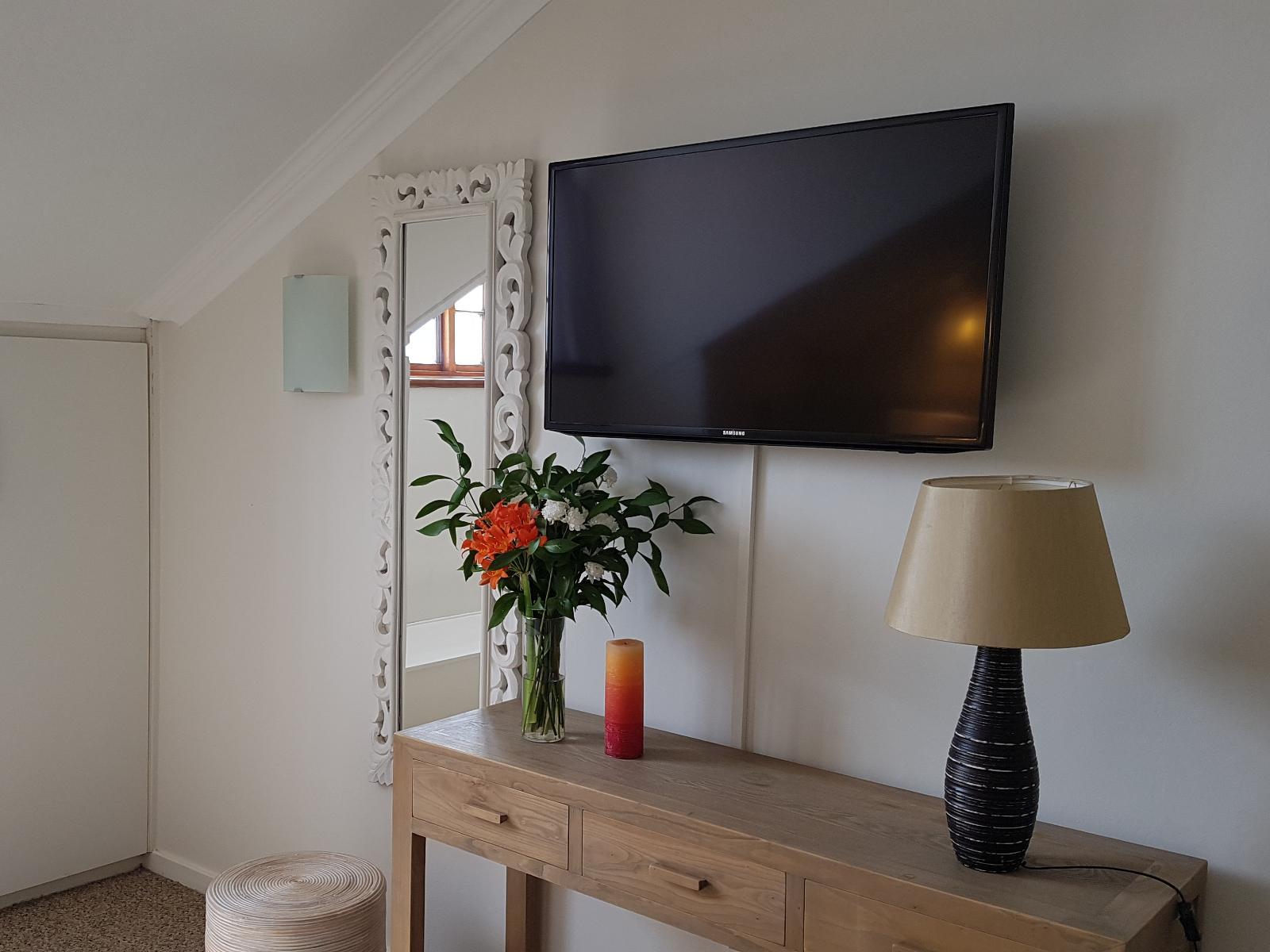 Room 1 — TV and multimedia