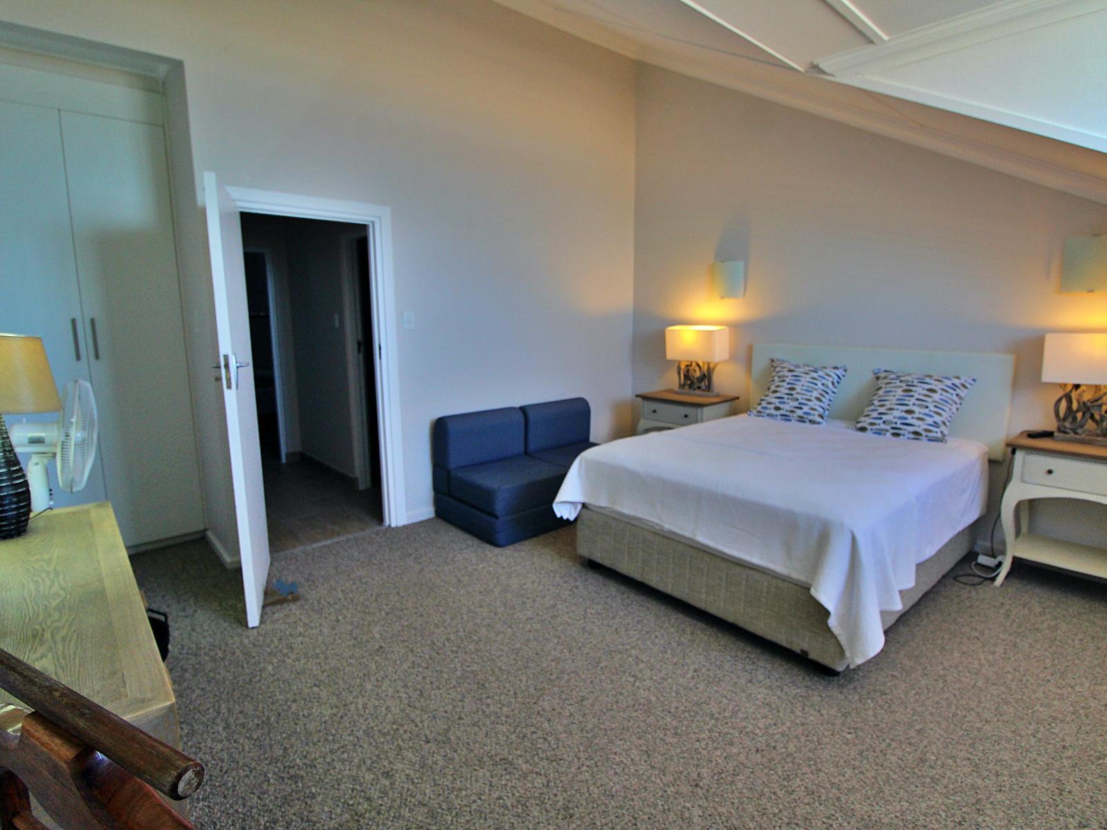 Room 1 — Photo of the whole room
