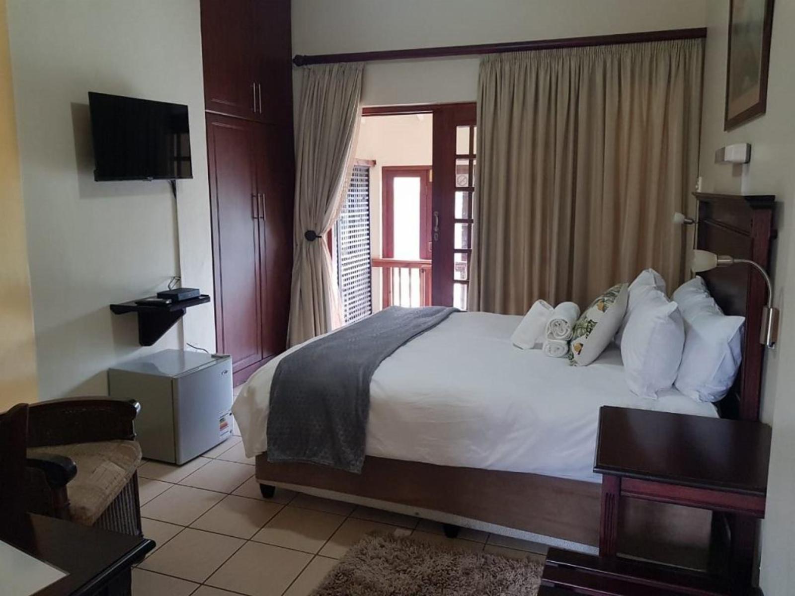 Room 1 — Photo of the whole room