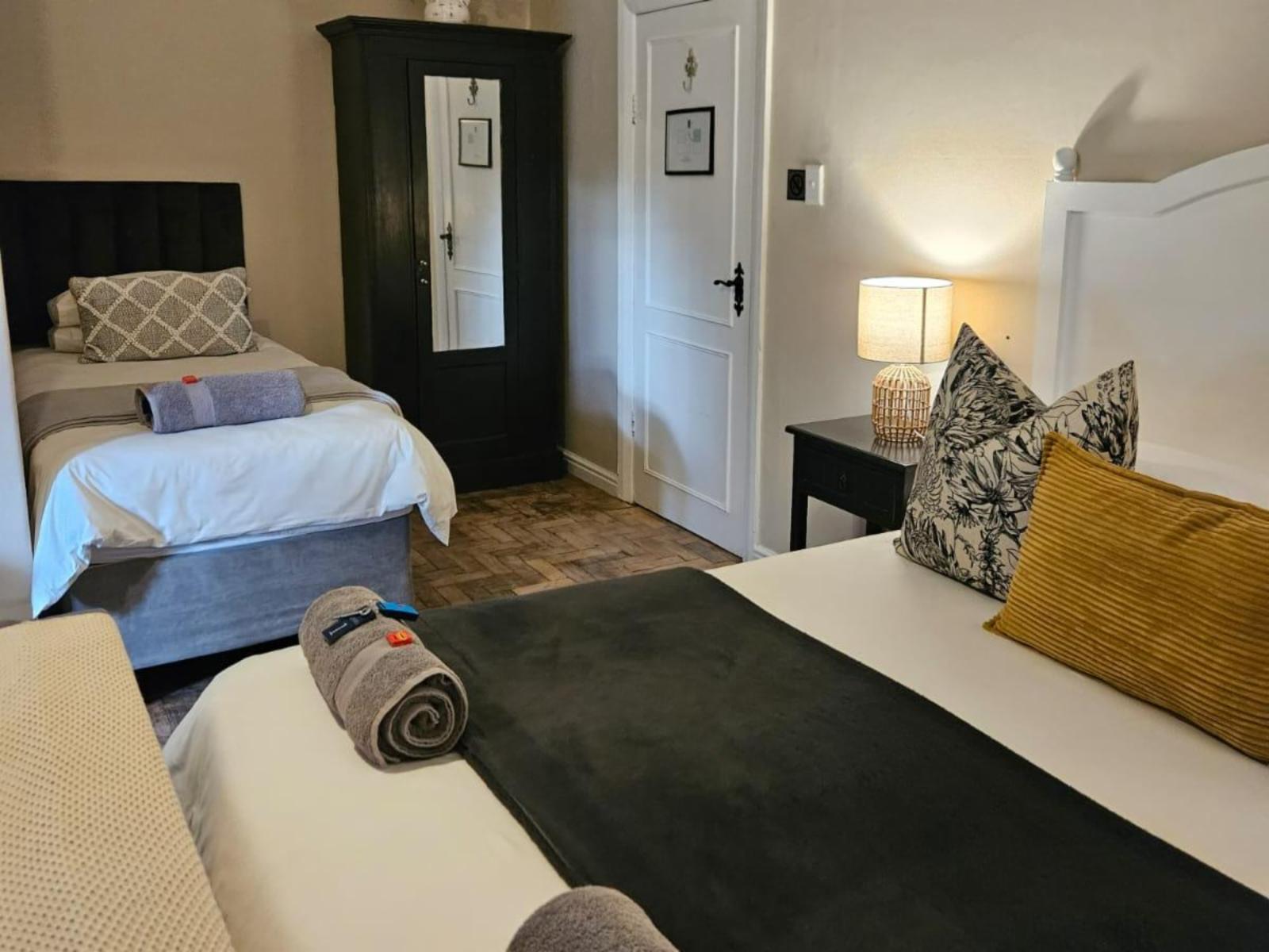Room 1 — Photo of the whole room