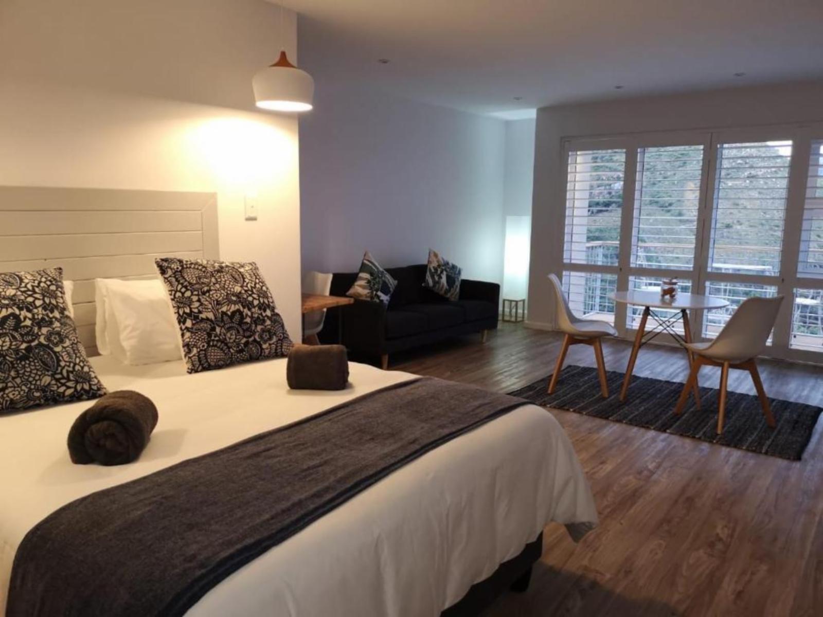 Room 1 — Photo of the whole room