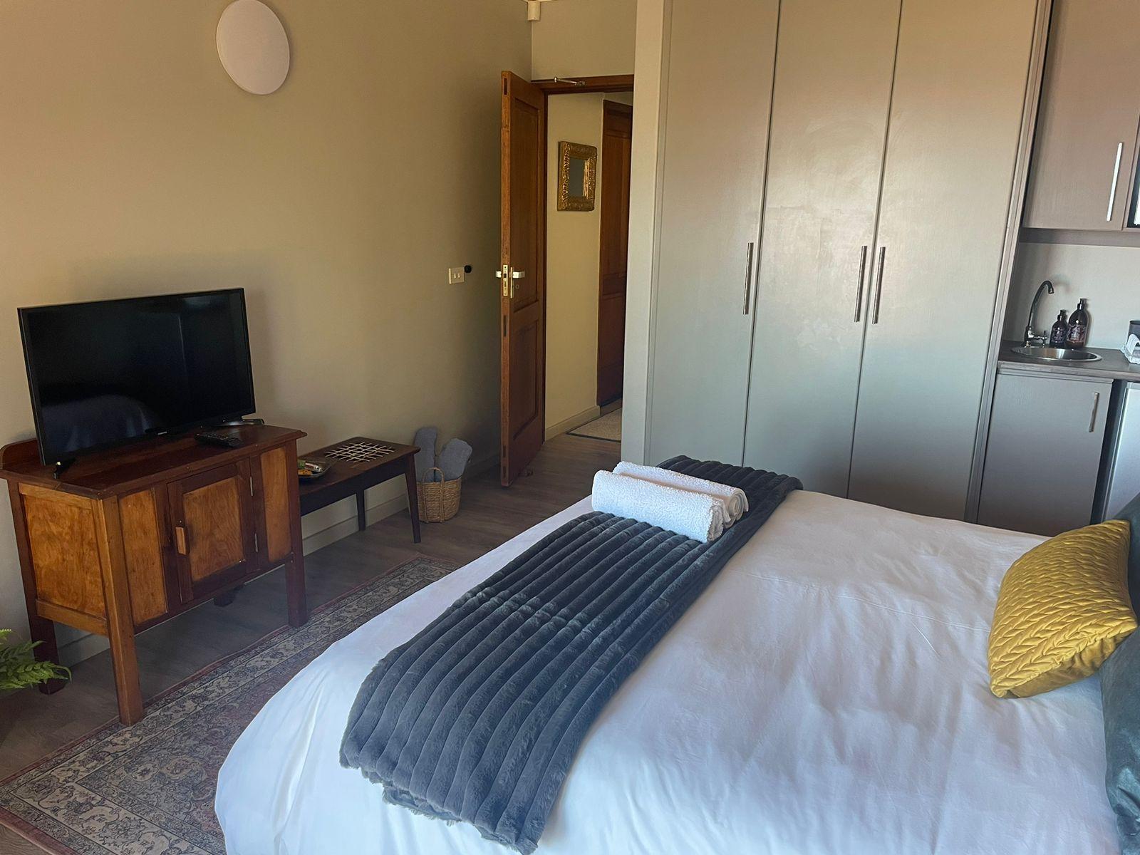 Room 1 — TV and multimedia