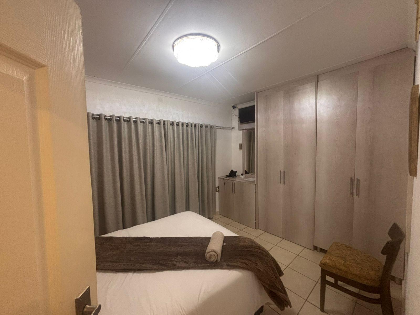Room 1 — Photo of the whole room