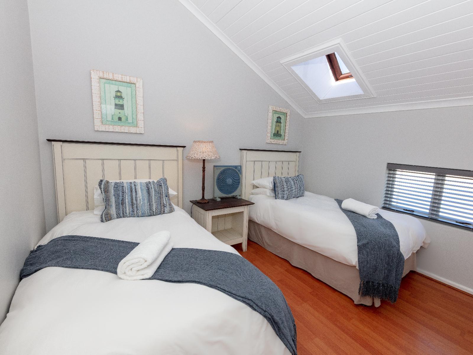 Room 1 — Photo of the whole room