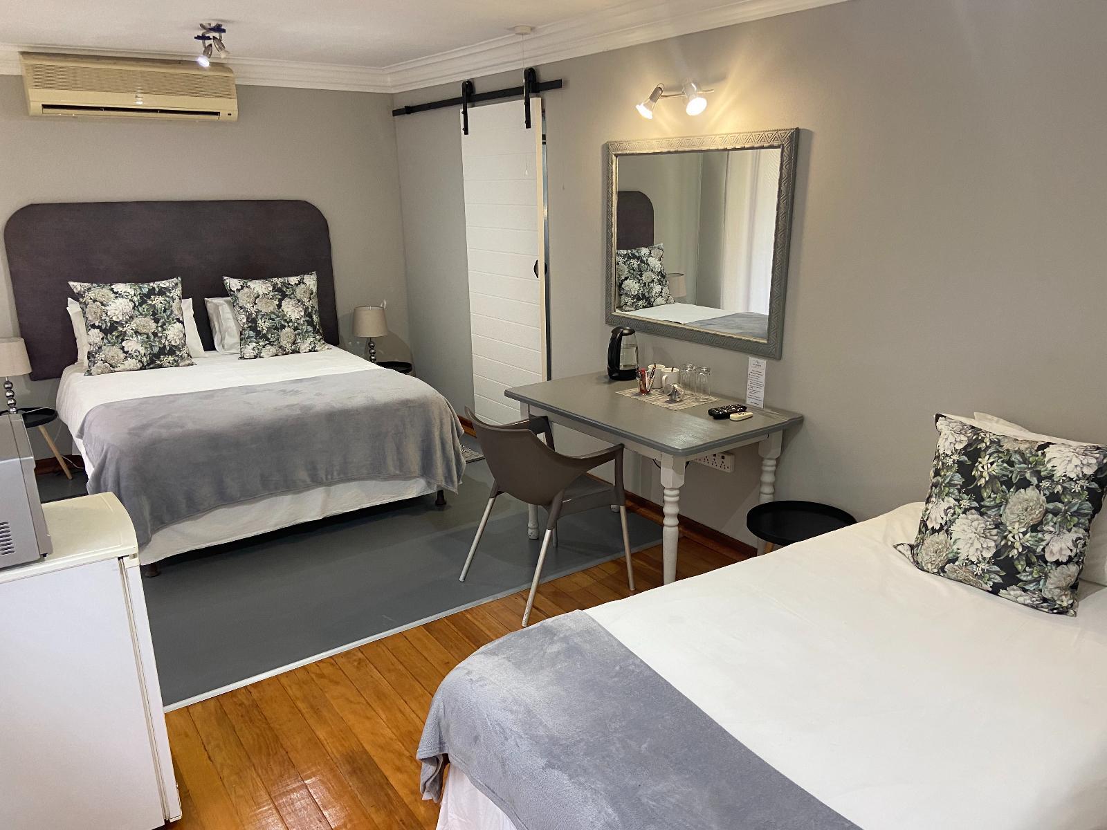 Room 1 — Photo of the whole room