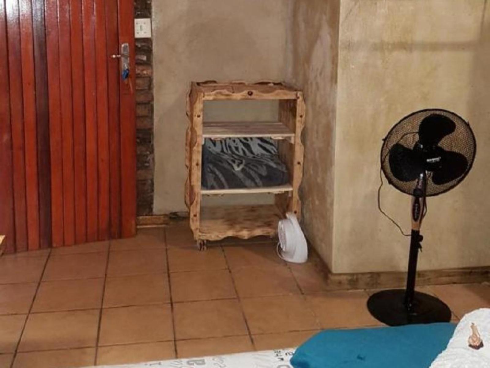 Room 1 — Photo of the whole room