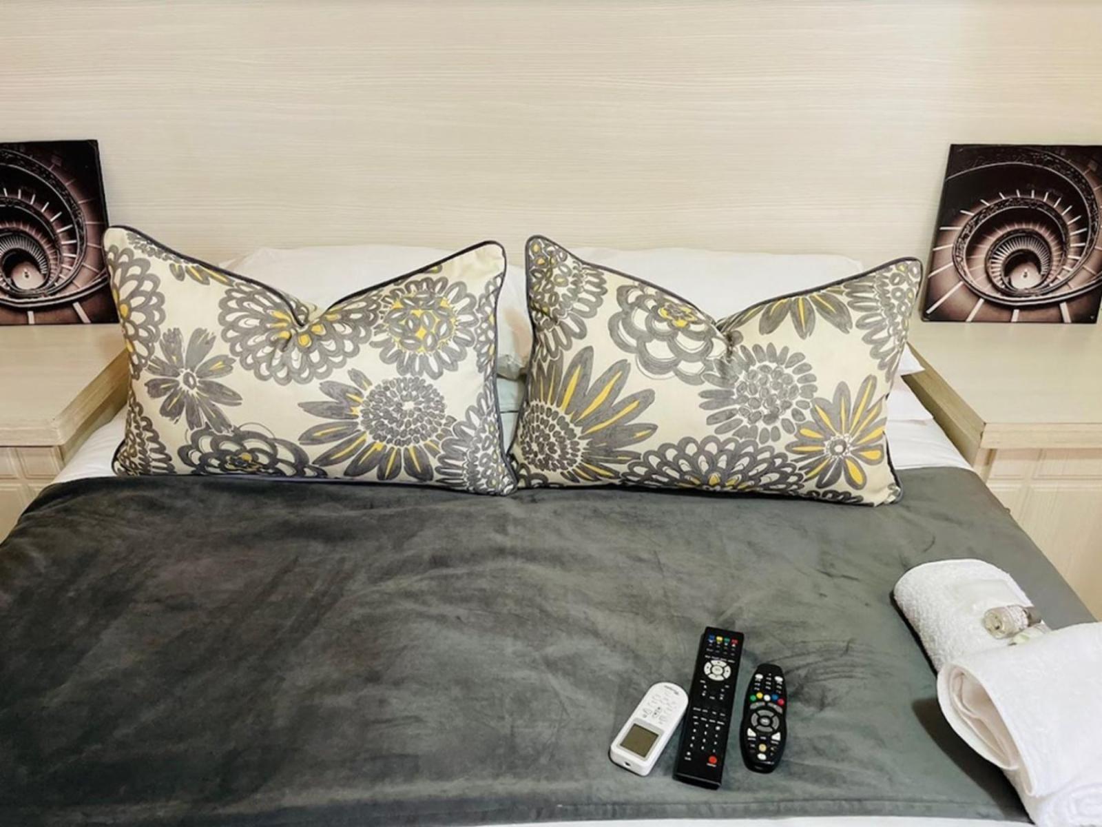 Room 1 — Decorative detail