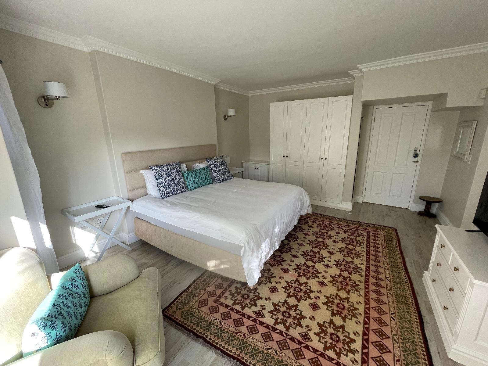 Room 1 — Photo of the whole room