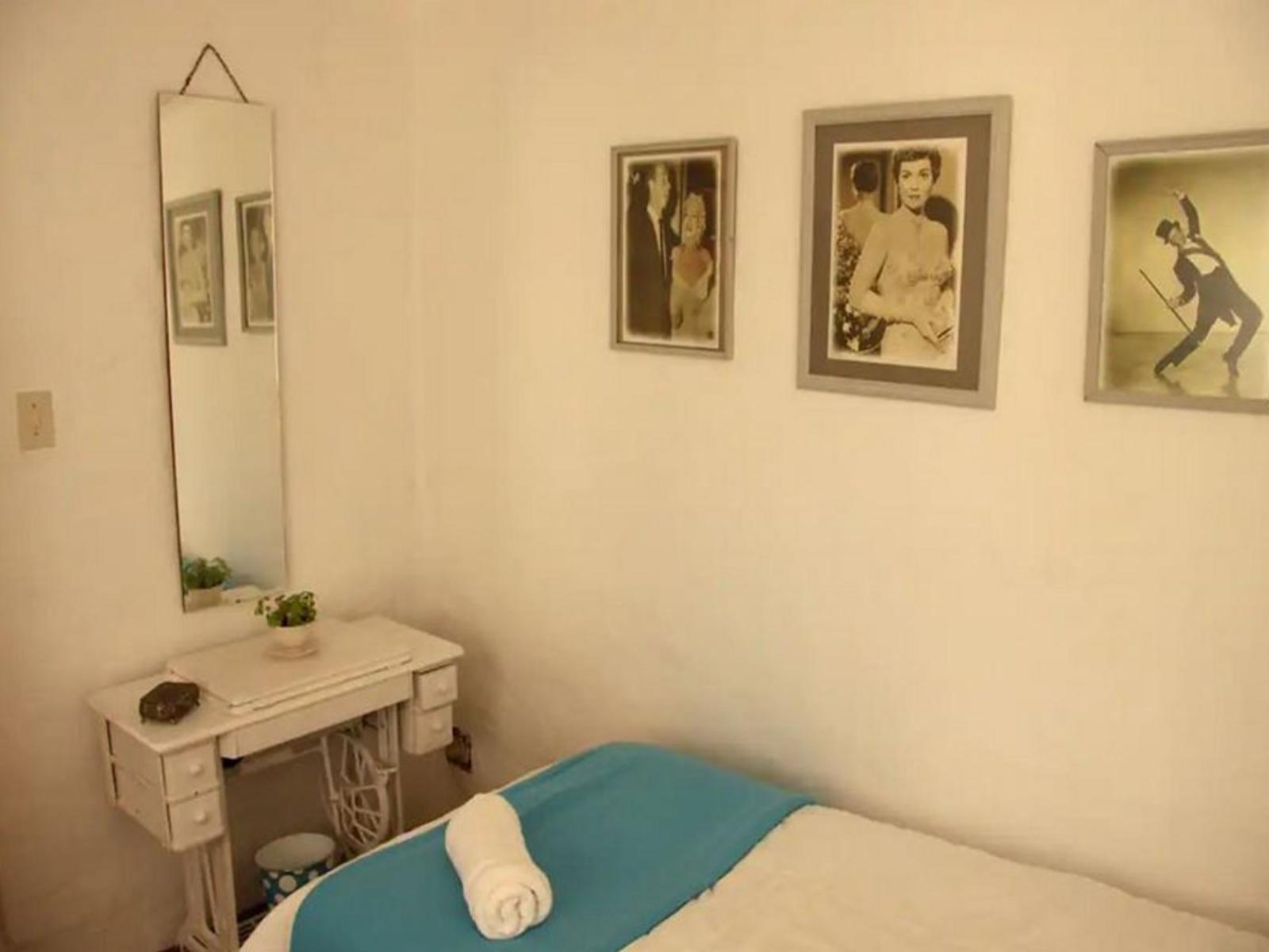 Room 1 — Decorative detail
