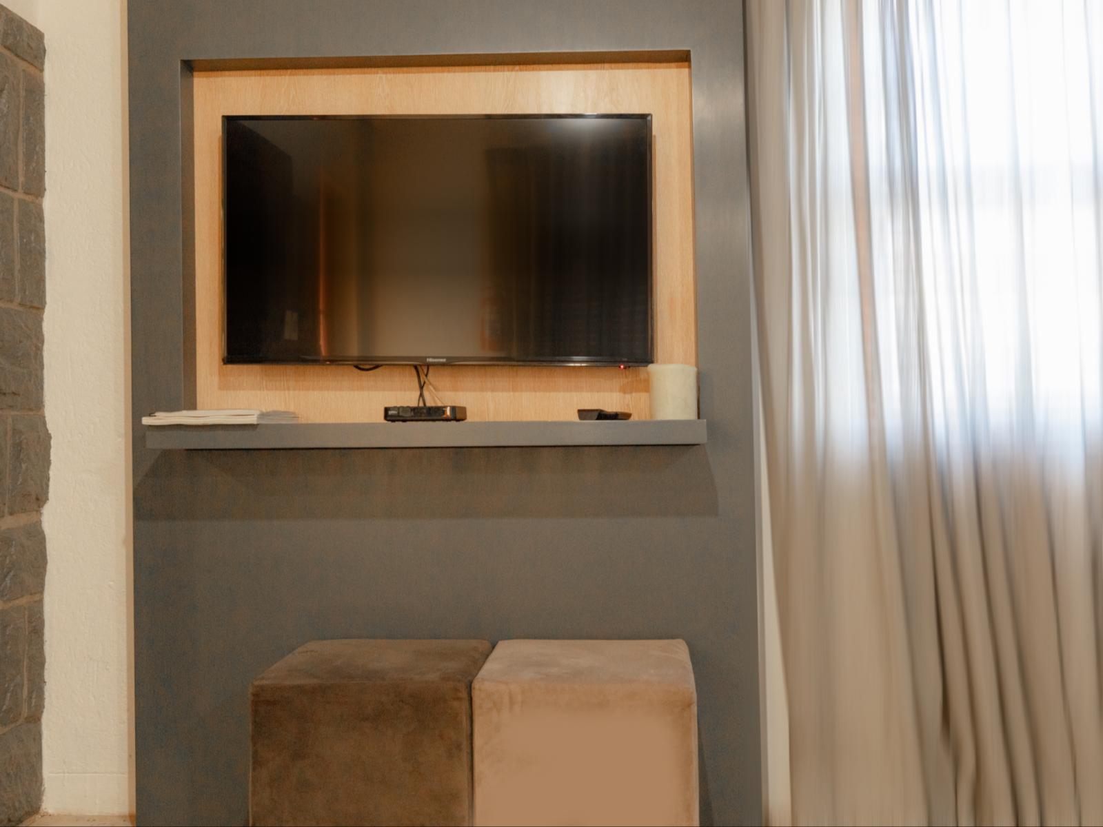 Room 1 — TV and multimedia