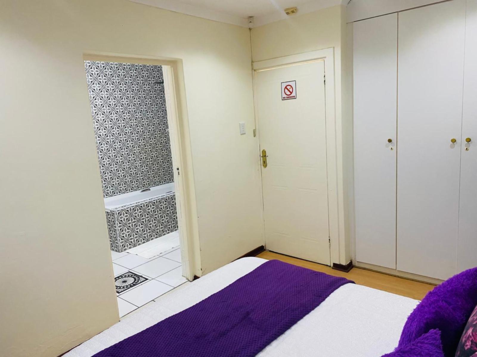 Room 1 — Photo of the whole room