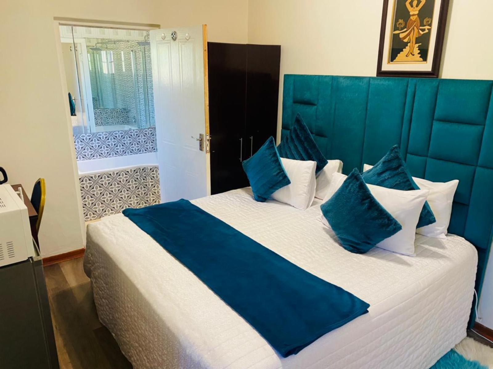 Room 1 — Photo of the whole room