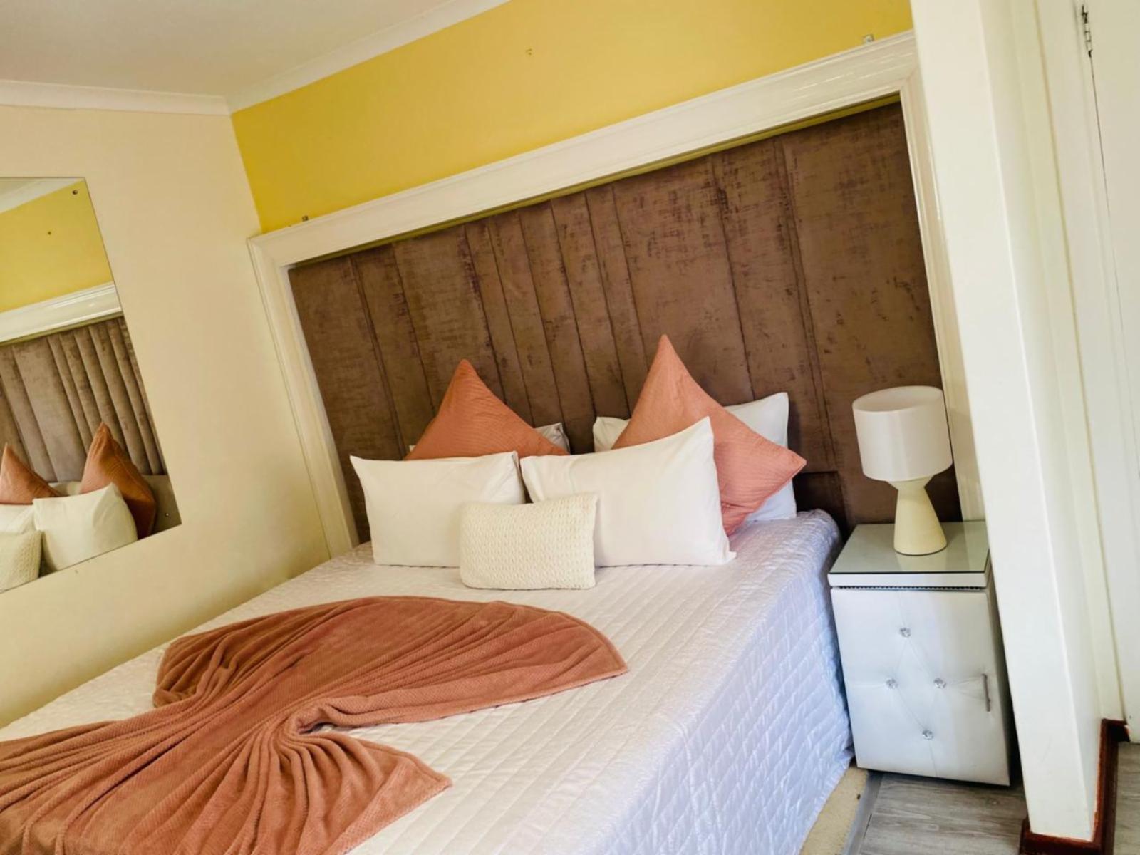 Room 2 — Photo of the whole room