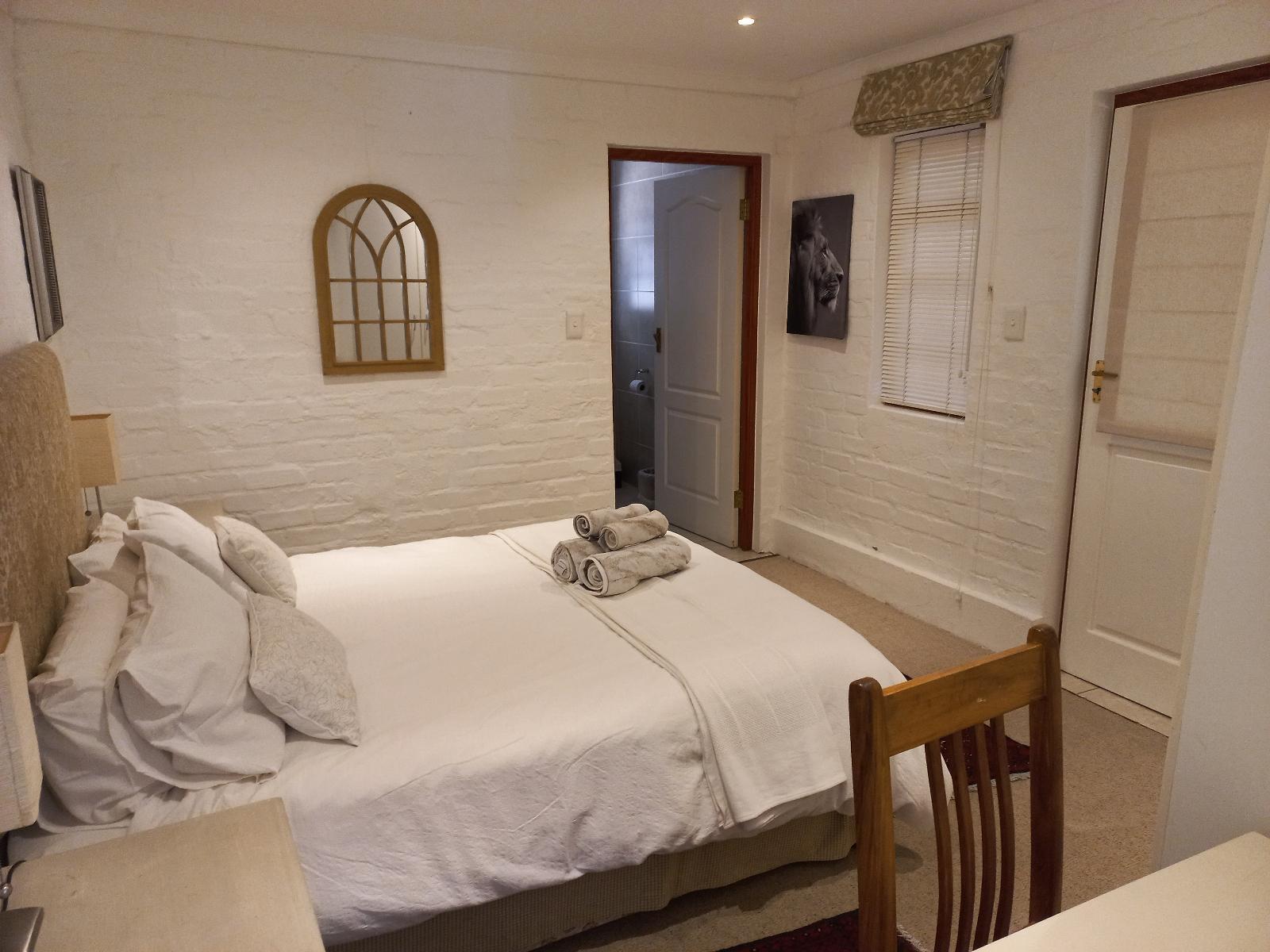 Room 4 — Photo of the whole room