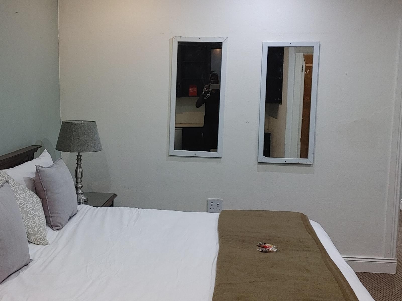 Room 5 — Photo of the whole room